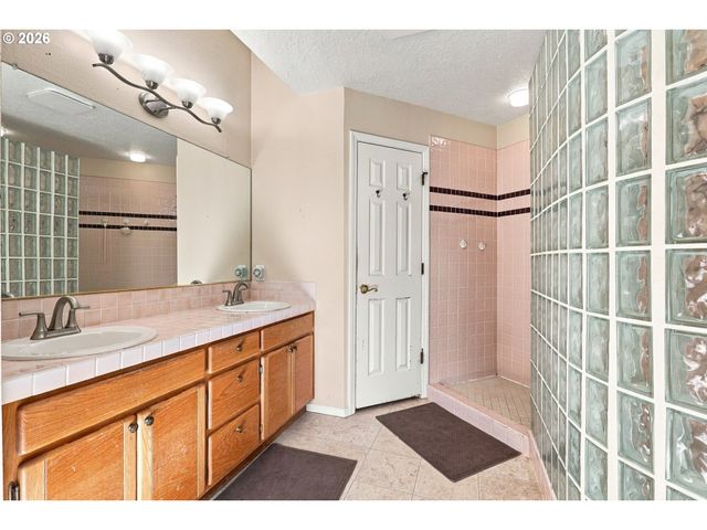 21380 HORTON Ct, West Linn, OR 97068