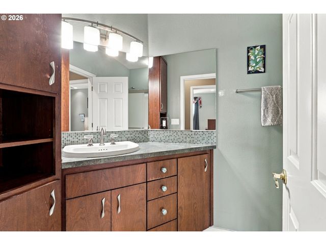 21380 HORTON Ct, West Linn, OR 97068