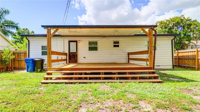 8110 DIAGONAL ROAD N, St Petersburg, FL 33702