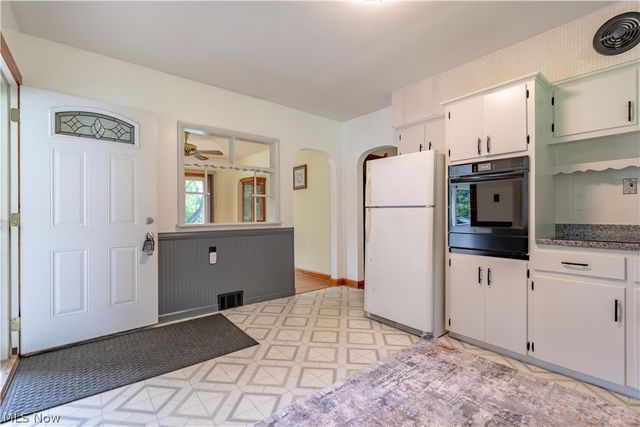 4216 State Road, New Franklin, OH 44319
