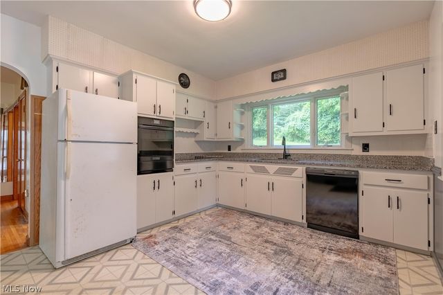 4216 State Road, New Franklin, OH 44319