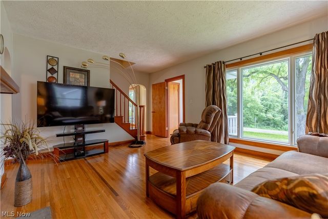 4216 State Road, New Franklin, OH 44319