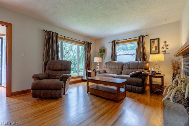 4216 State Road, New Franklin, OH 44319