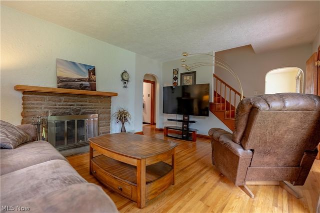 4216 State Road, New Franklin, OH 44319
