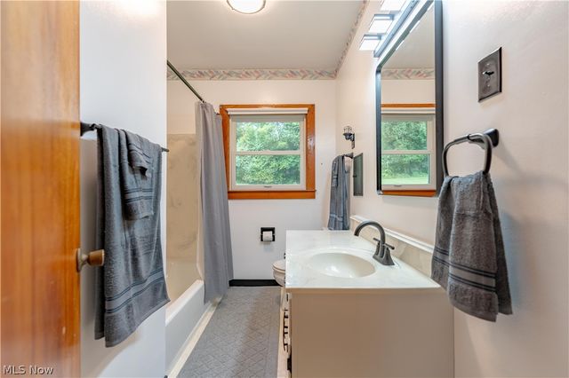 4216 State Road, New Franklin, OH 44319