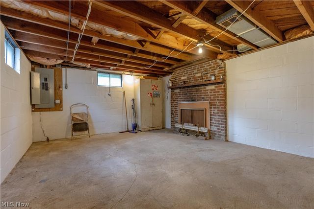 4216 State Road, New Franklin, OH 44319