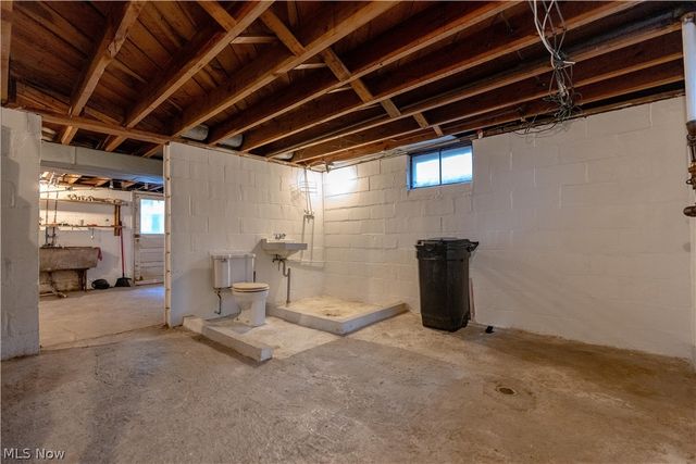 4216 State Road, New Franklin, OH 44319