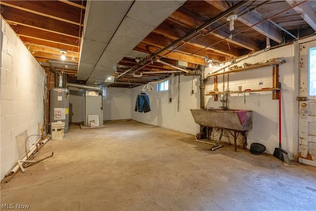 4216 State Road, New Franklin, OH 44319