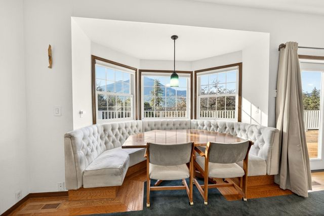 1979 Upper Applegate Road, Jacksonville, OR 97530