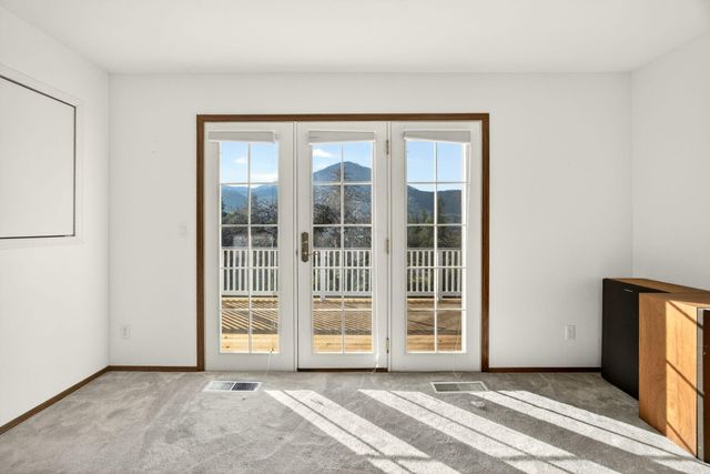 1979 Upper Applegate Road, Jacksonville, OR 97530