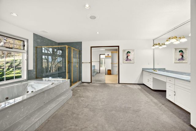 1979 Upper Applegate Road, Jacksonville, OR 97530