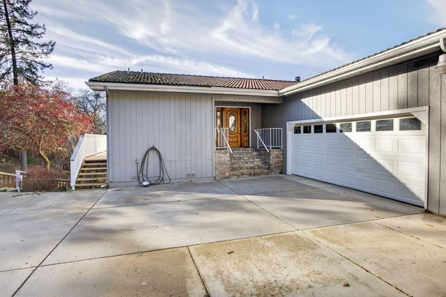 1979 Upper Applegate Road, Jacksonville, OR 97530