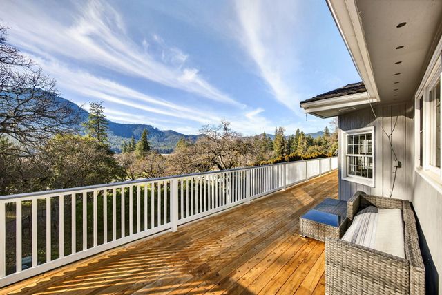 1979 Upper Applegate Road, Jacksonville, OR 97530