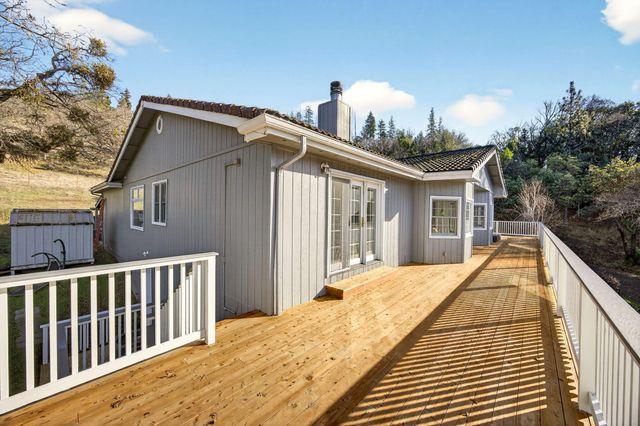 1979 Upper Applegate Road, Jacksonville, OR 97530