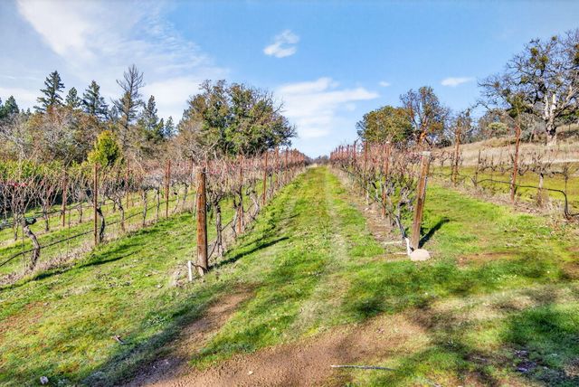 1979 Upper Applegate Road, Jacksonville, OR 97530