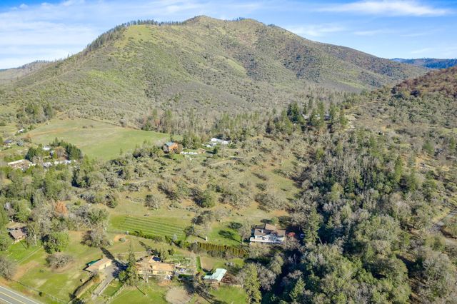 1979 Upper Applegate Road, Jacksonville, OR 97530