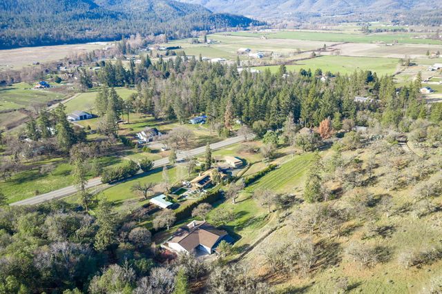 1979 Upper Applegate Road, Jacksonville, OR 97530
