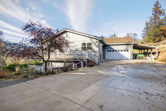 1979 Upper Applegate Road, Jacksonville, OR 97530