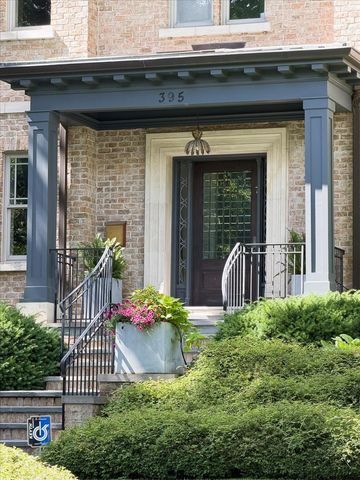 395 Greenleaf Avenue, Glencoe, IL 60022