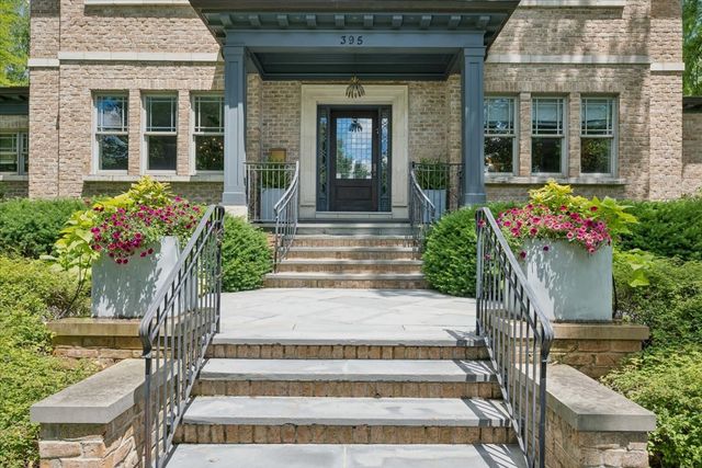 395 Greenleaf Avenue, Glencoe, IL 60022
