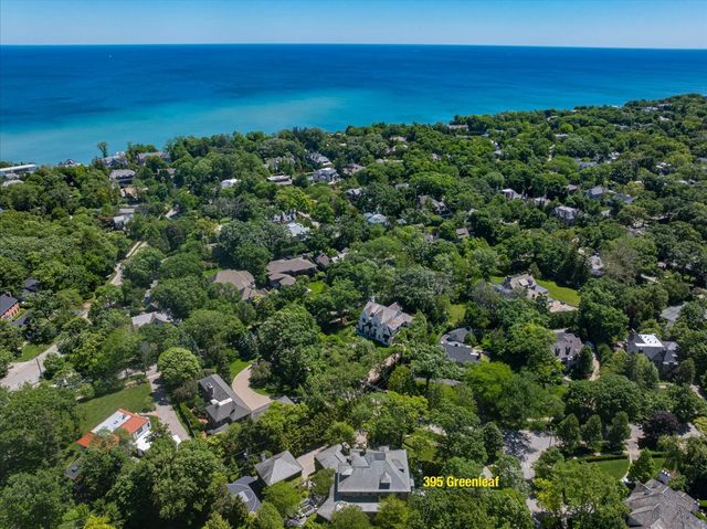 395 Greenleaf Avenue, Glencoe, IL 60022