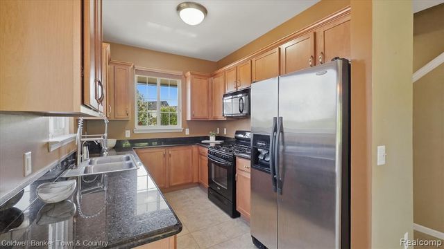 28294 Cottage Lane, New Hudson, MI 48165