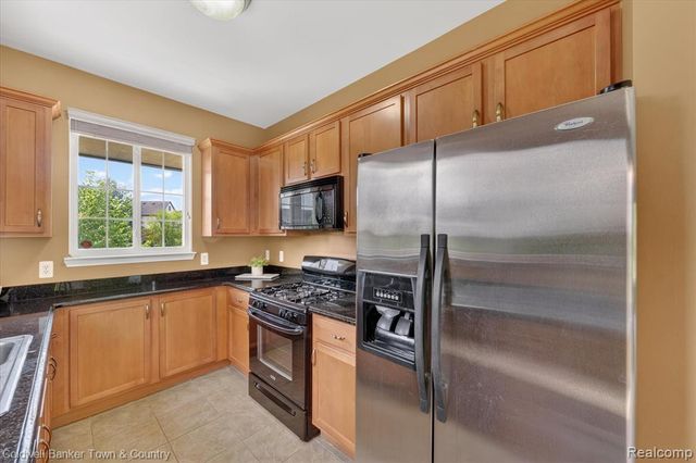 28294 Cottage Lane, New Hudson, MI 48165
