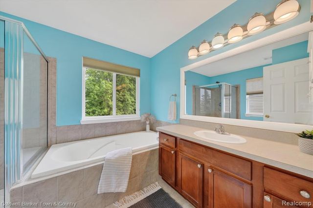 28294 Cottage Lane, New Hudson, MI 48165