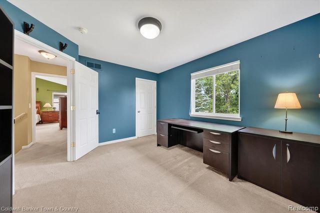 28294 Cottage Lane, New Hudson, MI 48165
