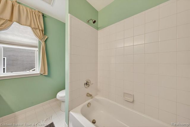 28294 Cottage Lane, New Hudson, MI 48165
