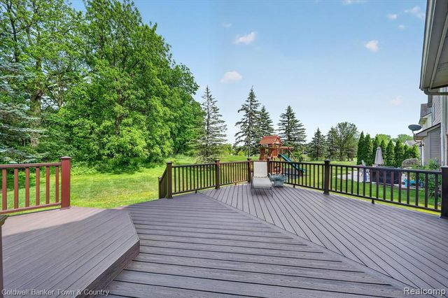 28294 Cottage Lane, New Hudson, MI 48165