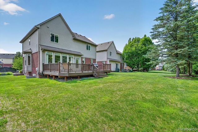 28294 Cottage Lane, New Hudson, MI 48165