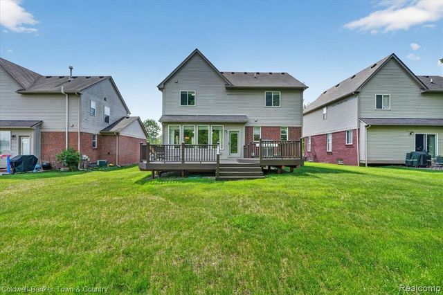 28294 Cottage Lane, New Hudson, MI 48165
