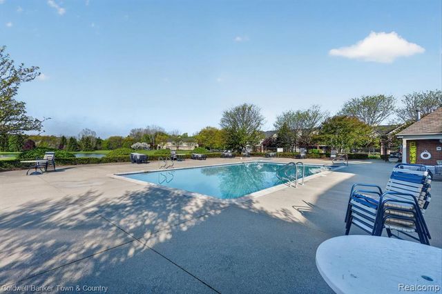 28294 Cottage Lane, New Hudson, MI 48165