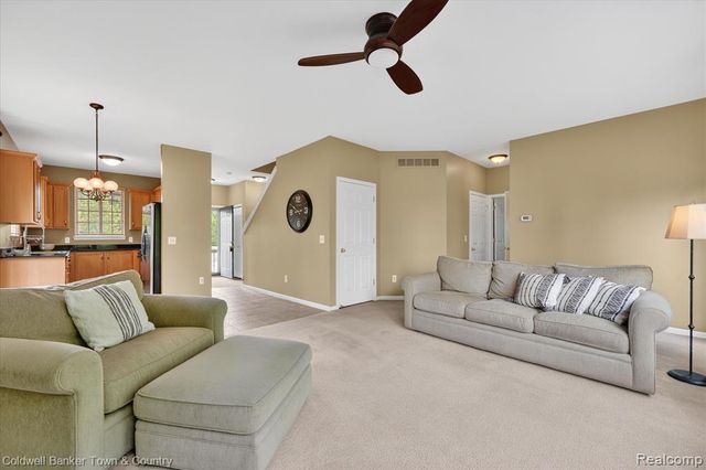 28294 Cottage Lane, New Hudson, MI 48165