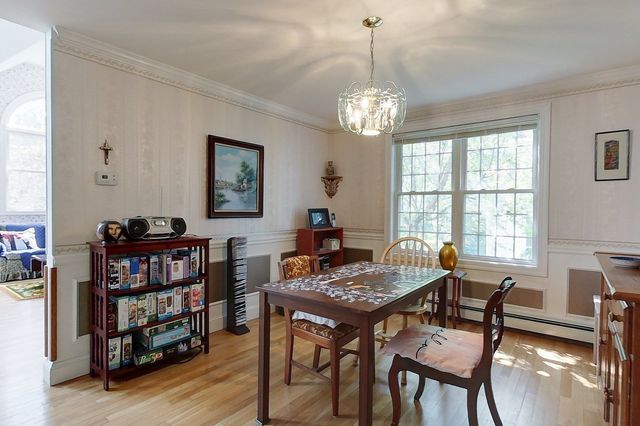 220 River Rd, Lowell, MA 01852