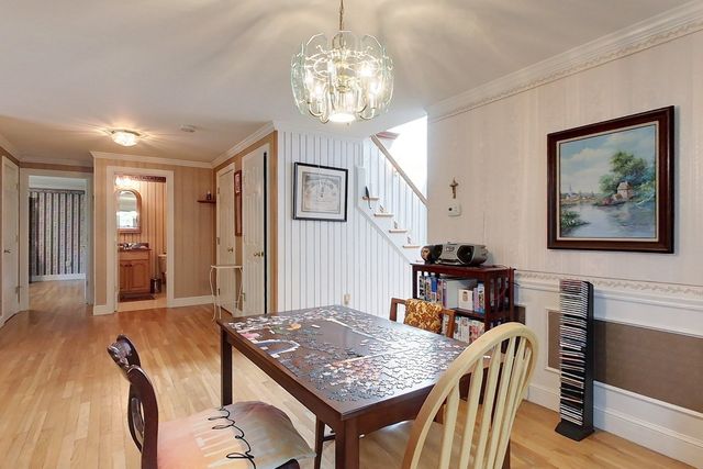 220 River Rd, Lowell, MA 01852