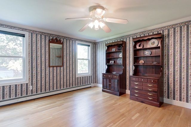 220 River Rd, Lowell, MA 01852