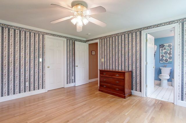 220 River Rd, Lowell, MA 01852