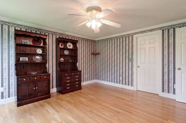 220 River Rd, Lowell, MA 01852