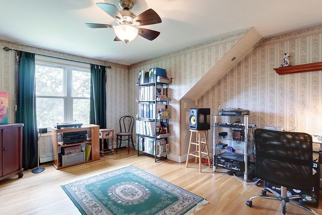 220 River Rd, Lowell, MA 01852