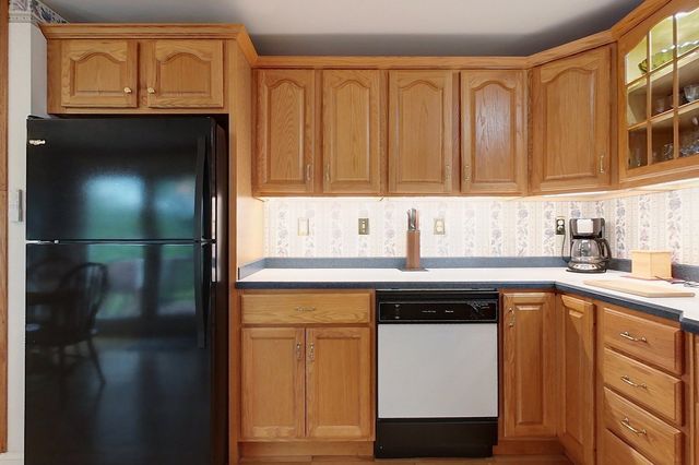 220 River Rd, Lowell, MA 01852