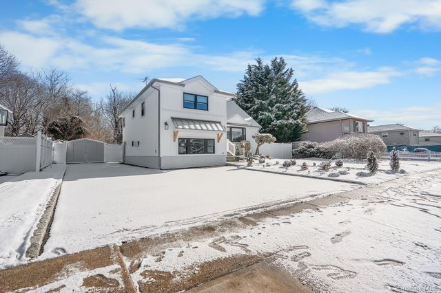 53 Elizabeth Drive, Bethpage, NY 11714