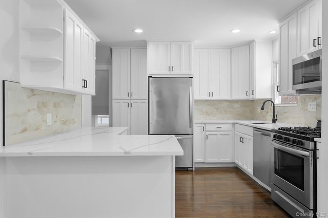 53 Elizabeth Drive, Bethpage, NY 11714