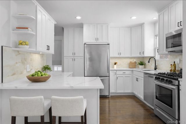 53 Elizabeth Drive, Bethpage, NY 11714