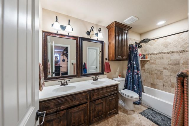 1324 Elkins Hollow Lane, League City, TX 77573