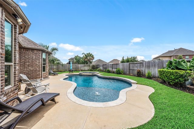 1324 Elkins Hollow Lane, League City, TX 77573