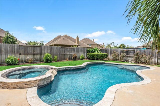 1324 Elkins Hollow Lane, League City, TX 77573