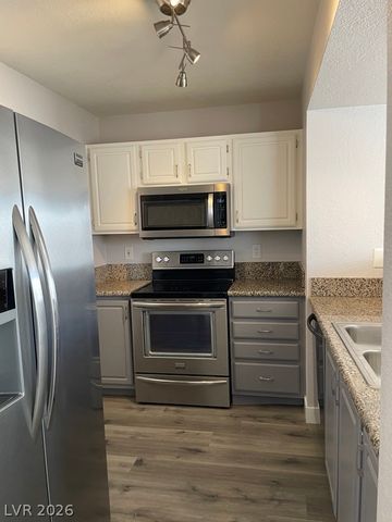 5055 West Hacienda Avenue 1033, Las Vegas, NV 89118