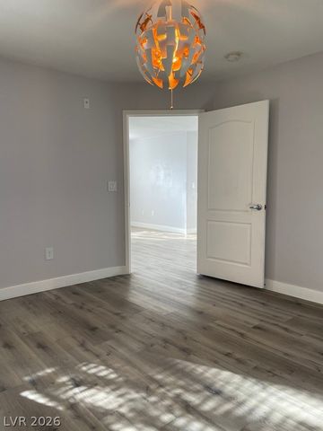 5055 West Hacienda Avenue 1033, Las Vegas, NV 89118